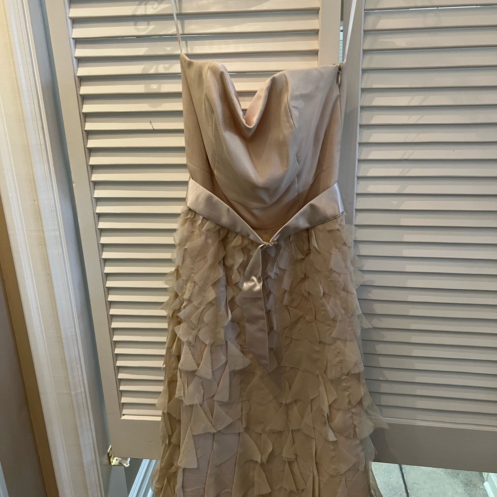 Such a classy dress to wear to a wedding.  Size 2